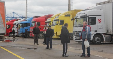 Stire din Economie : Vameșii fac legea în portul Constanța Sud