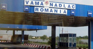 Stire din Eveniment : Încerca să-și scoată fiica de trei ani din țară, ilegal