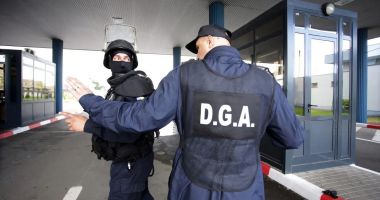 Stire din Eveniment : Vameșii șpăgari împărțeau banii cu șeful Vămii în WC