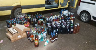 Stire din Eveniment : Vameșii din Iași lovesc mica contrabandă cu țigări, alcool și stupefiante