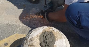 Stire din Social : Vandalizare în Mamaia: zeci de bile de beton, distruse!