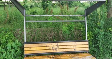 Stire din Social : Primăria Constanţa face apel la cetăţeni să nu mai vandalizeze mobilierul stradal