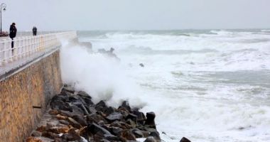 Stire din Social : ANM, avertizare meteorologică de instabilitate atmosferică. Cod portocaliu la Constanța