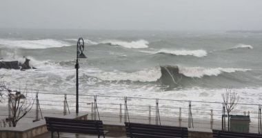 Stire din Social : Vreme în răcire la Constanța. Ploile și vântul au luat locul temperaturilor de vară