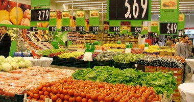 Stire din Economie : Vânzarea legumelor românești  în hipermarketuri nu va mai fi un… accident