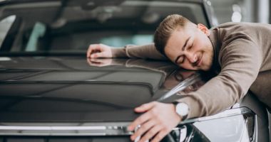 Stire din Economie : Vânzările auto din decembrie au ajutat industria să declare un 2024 bun