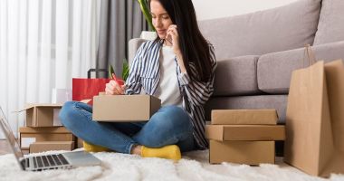 Stire din Economie : România, codașa Europei la vânzările online
