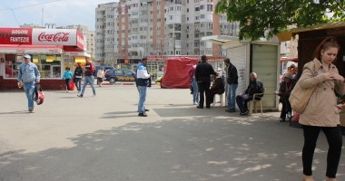 Stire din Eveniment : Vânzători ambulanți amendați de jandarmii constănțeni