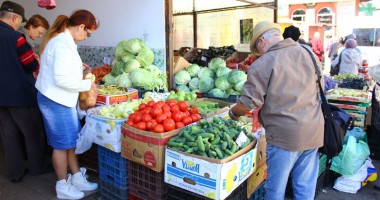 Care este cea mai ieftină piață din Constanța. Producătorii, sufocați de speculanți și bișnițari - 4