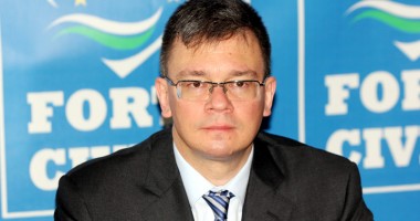 Stire din Politică-Administrație : "Vă place să vi se ploconească oamenii, iar cei care nu o fac sunt trădători"