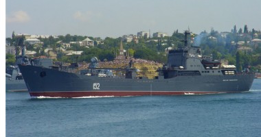 Stire din Actualitate : Rusia trimite două nave de război spre portul sirian Tartus