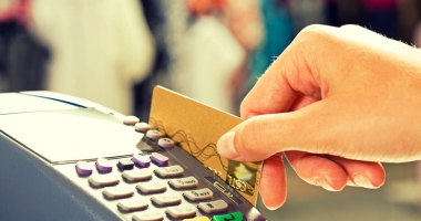 Stire din Eveniment : Vă pregătiți de cumpărăturile de iarnă? Polițiștii vă recomandă prudență