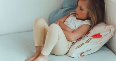 Stire din Sănătate : Afecțiuni care pot provoca episoade de vărsături la copii
