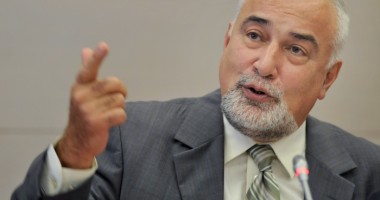 Stire din Economie : Vosganian, invitat de onoare la Congresul mondial al Camerelor de Comert și Industrie Armene