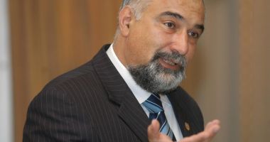Stire din Politică-Administrație : Varujan Vosganian: "ALDE și Pro România nu mai au același adversar politic"