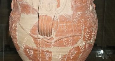 Stire din Cultură-Educație : Exponate de excepție. Vas de cult de epocă romană, la Muzeul de Istorie