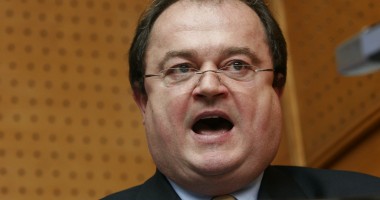 Stire din Politică-Administrație : "Sper să finalizăm acțiunile privind candidaturile până la 15 octombrie"