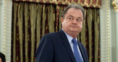 Stire din Politică-Administrație : "Nu mi-e frică de trădări"