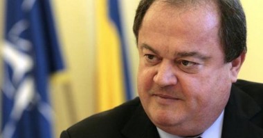 Stire din Politică-Administrație : BLAGA: "Nu exclud posibilitatea să candidez pentru a fi nominalizat prezidențiabil al PDL"