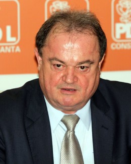 Stire din Politică-Administrație : "Nu-mi doresc funcția de președinte al țării, aș fi mai potrivit într-una executivă"