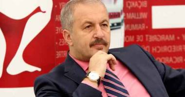 Stire din Politică-Administrație : Dîncu: Avem o creștere cu care ne împăunăm în statistici