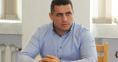 Stire din Politică-Administrație : Începe SCANDALUL în PDL Constanța! PRIMARII SAR LA GÂTUL președintelui GIGI CHIRU