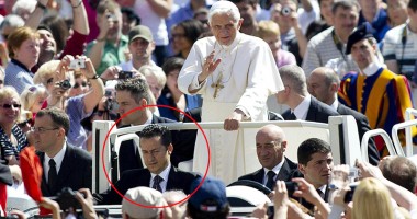 Stire din Actualitate : Vaticanul confirmă oficial arestarea majordomului Papei