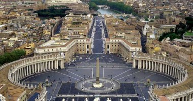 Stire din Actualitate : "Vatican, vânătoarea  de complici"