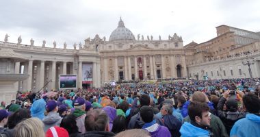 Stire din Cultură-Educație : Slujbele de la Vatican se desfășoară fără credincioși