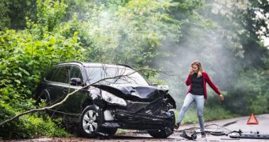 Vecine, am făcut accident!