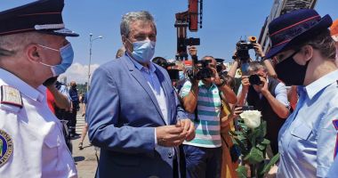 Stire din Eveniment : Ministrul Marcel Vela, amenințări de la malul mării: "Vom suspenda autorizațiile de funcționare!"