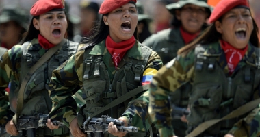 Stire din Actualitate : Venezuela răspunde militar  la amenințările SUA