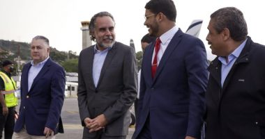 Stire din Actualitate : Venezuela şi Columbia îşi reînnoiesc relaţiile diplomatice