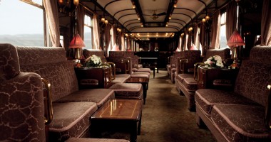 Stire din Eveniment : Trenul Orient Express a fost atacat cu pietre