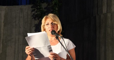 Stire din Cultură-Educație : Vernisaj Iulia Pană, la Cărturești