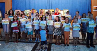 Stire din Cultură-Educație : Vernisajul micilor pictori  ai Medgidiei