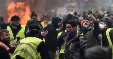 Mii de "veste galbene" protestează din nou în orașele din Franța