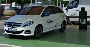 Stire din Economie : Vești bune! Constănțenii își pot încărca mașinile electrice în municipiu și în alte cinci orașe