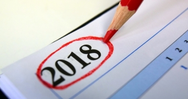 Stire din Social : ZILE LIBERE 2018. Când pică Paștele, Rusaliile și Crăciunul în 2018. Câte zile nu se vor lucra românii anul viitor