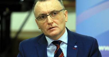 Stire din Cultură-Educație : În sfârșit! Se va revizui programa școlară