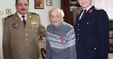 Stire din Eveniment : Elevii militari, întâlnire cu un veteran de război