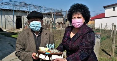 Veteranul Ioan Ceapă, sărbătorit de primarul Mariana Gâju, la împlinirea a 104 ani - 2