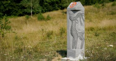 Stire din Cultură-Educație : Via Transilvanica, în atenția revistei Time: Una dintre cele mai mari expoziții de sculptură în aer liber din lume