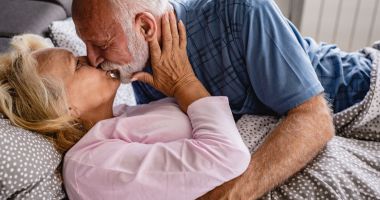 Stire din Sănătate : De ce renunţă unii vârstnici la viaţa sexuală