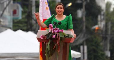Stire din Actualitate : Sara Duterte, fiica președintelui filipinez în funcție, a depus jurământul de vicepreședinte