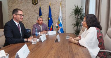 Stire din Politică-Administrație : Viceprimarul Costin Răsăuțeanu s-a întâlnit cu ambasadorul Indiei