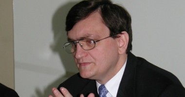 Stire din Politică-Administrație : Victor Ciorbea a depus jurământul pentru funcția de Avocat al Poporului