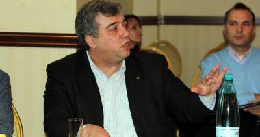 Rușinea PNL Constanța, deputatul Victor Manea, chiulește și de la propriile conferințe