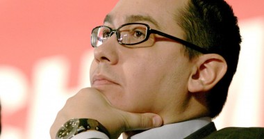 Stire din Politică-Administrație : "Nu o să avem legea descentralizării la 1 ianuarie, CCR nu lucrează de sărbători"