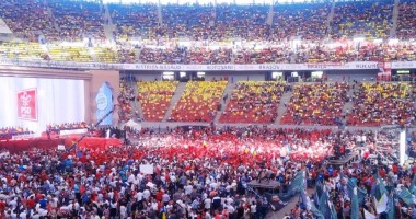Stire din Politică-Administrație : Două contestații față de candidatura lui Ponta la alegerile prezidențiale, RESPINSE de CCR